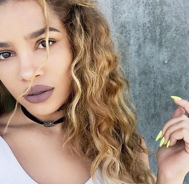 OUR FAVE CURLY VLOGGERS...